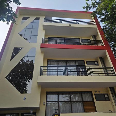 Bed and Breakfast Ashirwaad 249 à Greater Noida Extérieur photo