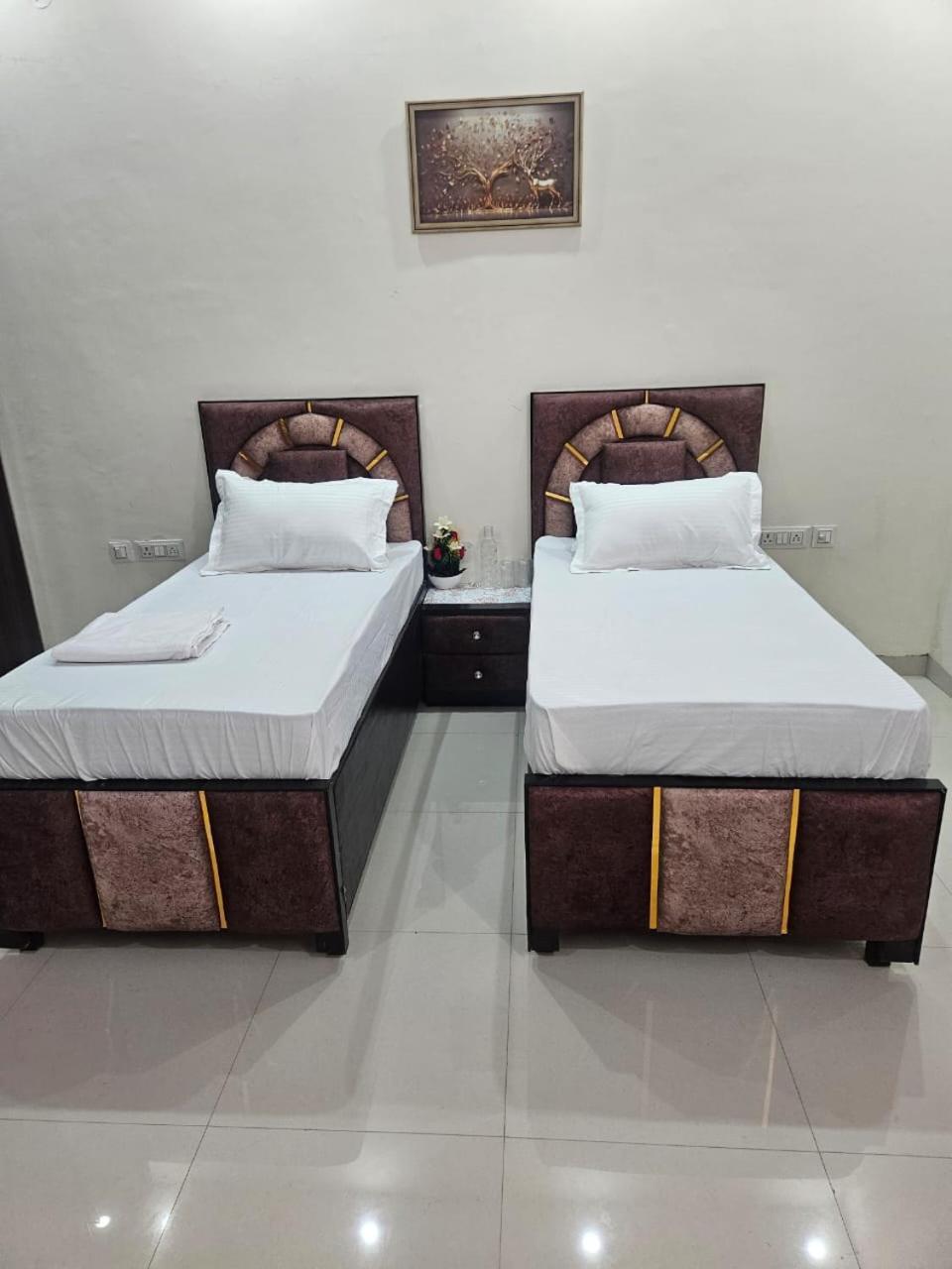 Bed and Breakfast Ashirwaad 249 à Greater Noida Extérieur photo