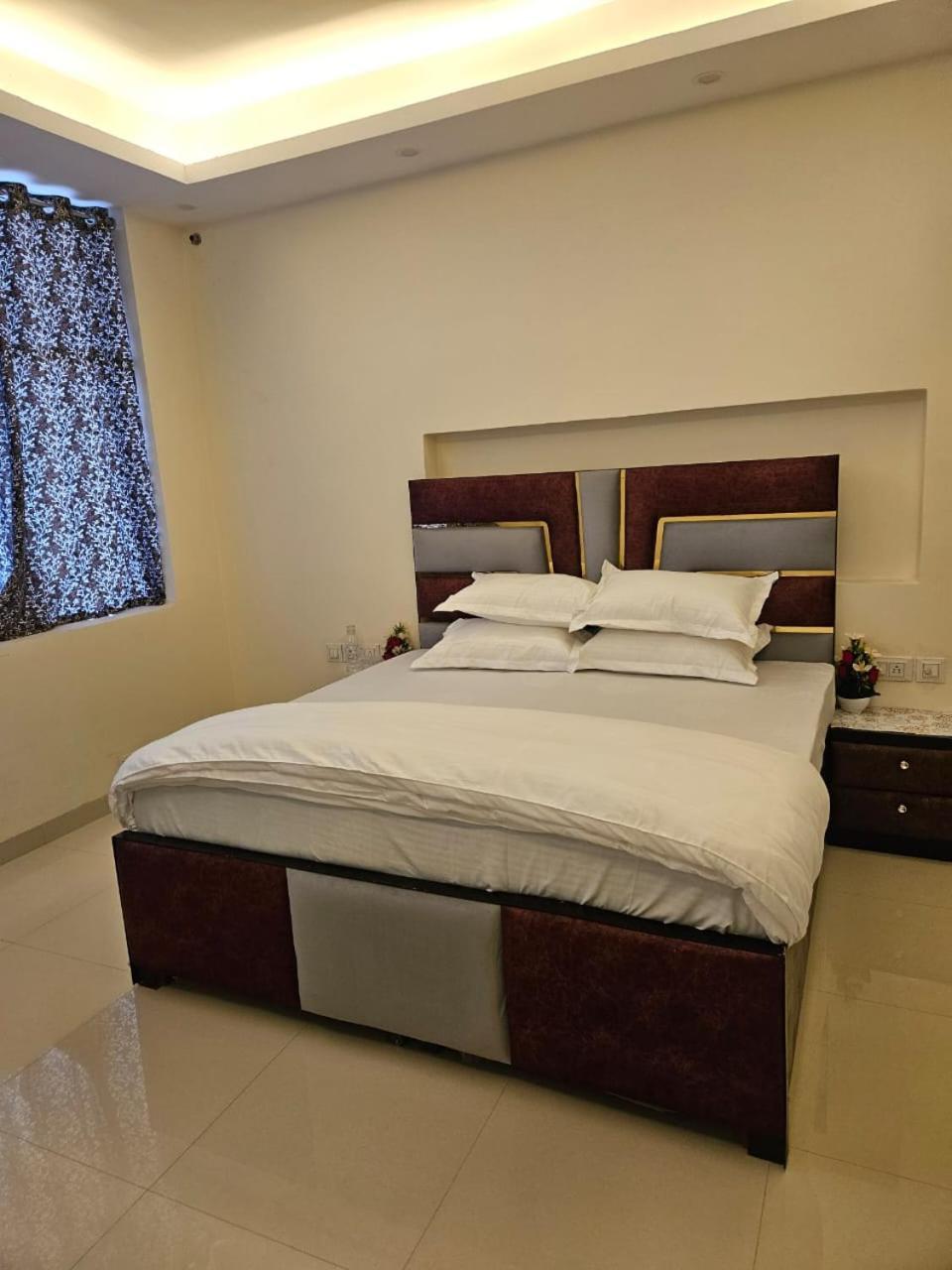 Bed and Breakfast Ashirwaad 249 à Greater Noida Extérieur photo