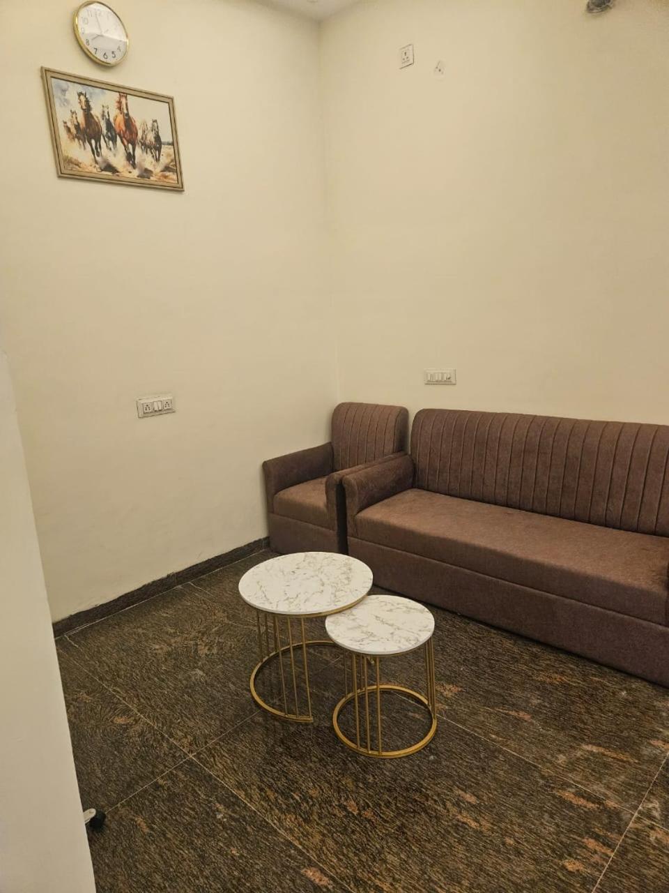 Bed and Breakfast Ashirwaad 249 à Greater Noida Extérieur photo