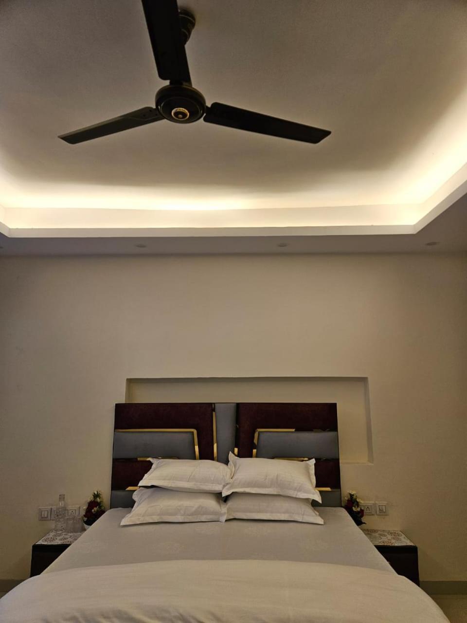 Bed and Breakfast Ashirwaad 249 à Greater Noida Extérieur photo